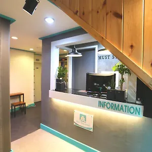 Hostel Must Stay Hotel Myeongdong